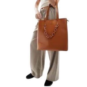 PASQ Tote Caramel Durable Office Casual Chain Neutral Minimalist
